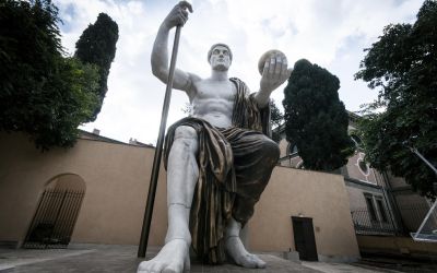 Constantine and the Push to Resurrect an Empire
