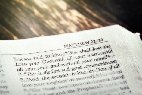 <p>Jesus explained that love can be expressed in two&nbsp;great commandments&mdash;love toward God and love toward your neighbor (Matthew 22:36-39).</p>